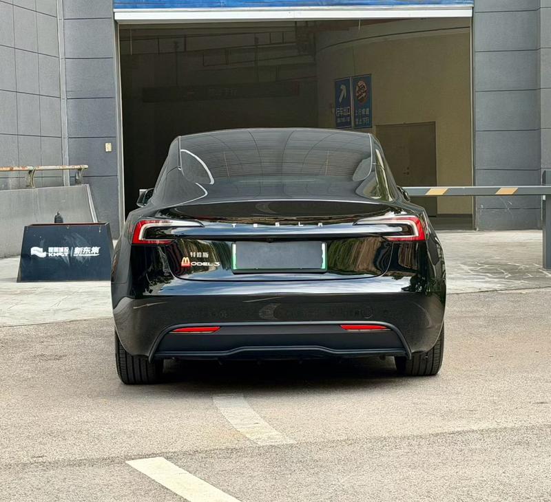 Tesla Model 3, 2023 — фото 5 из 10