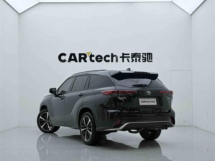 Toyota Crown Kluger, 2023 — фото 7 из 9