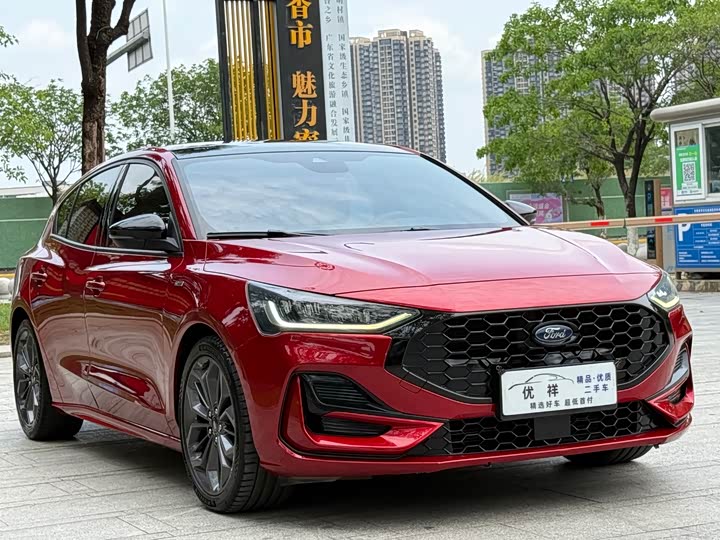 Ford Focus, 2022 — фото 3 из 9