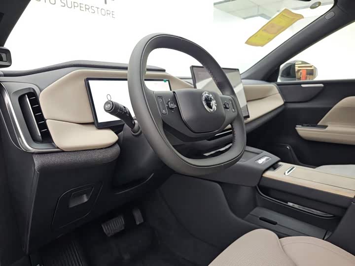 Volvo XC70 Hybrid, 2026 — фото 8 из 9