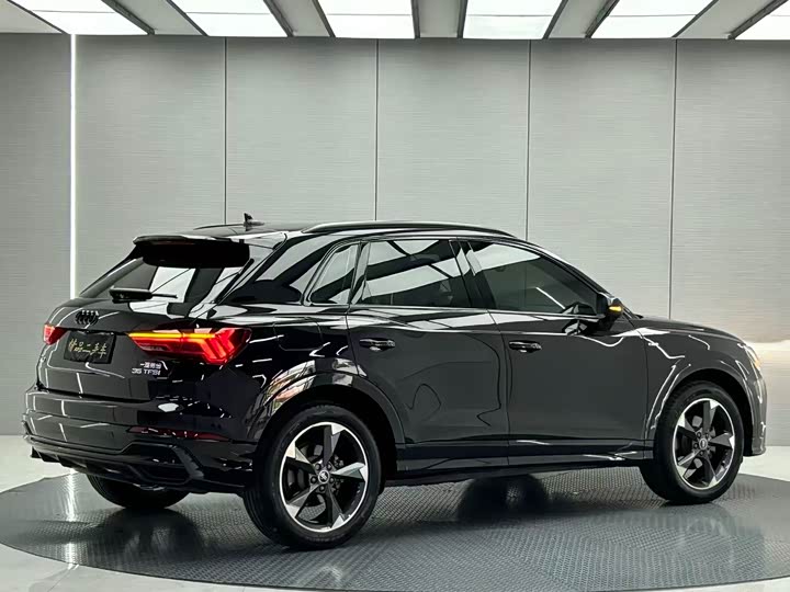Audi Q3, 2022 — фото 5 из 9