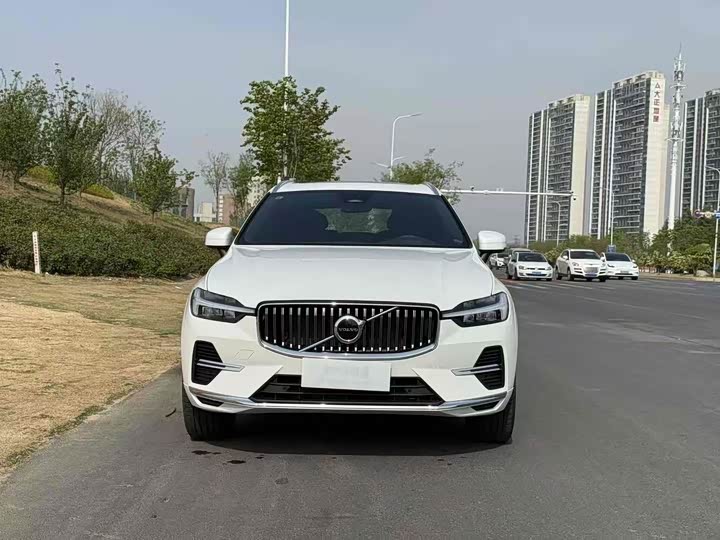 Volvo XC60, 2024 — фото 2 из 9