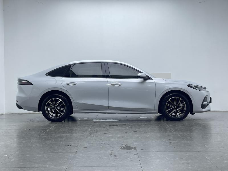 Geely Galaxy A7, 2025 — фото 8 из 12