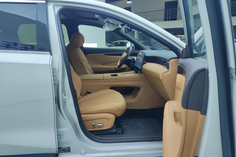 Dongfeng Aeolus L8, 2025 — фото 11 из 12