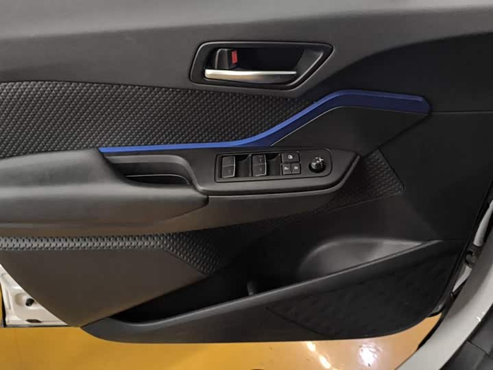 Toyota C-HR, 2021 — фото 7 из 9
