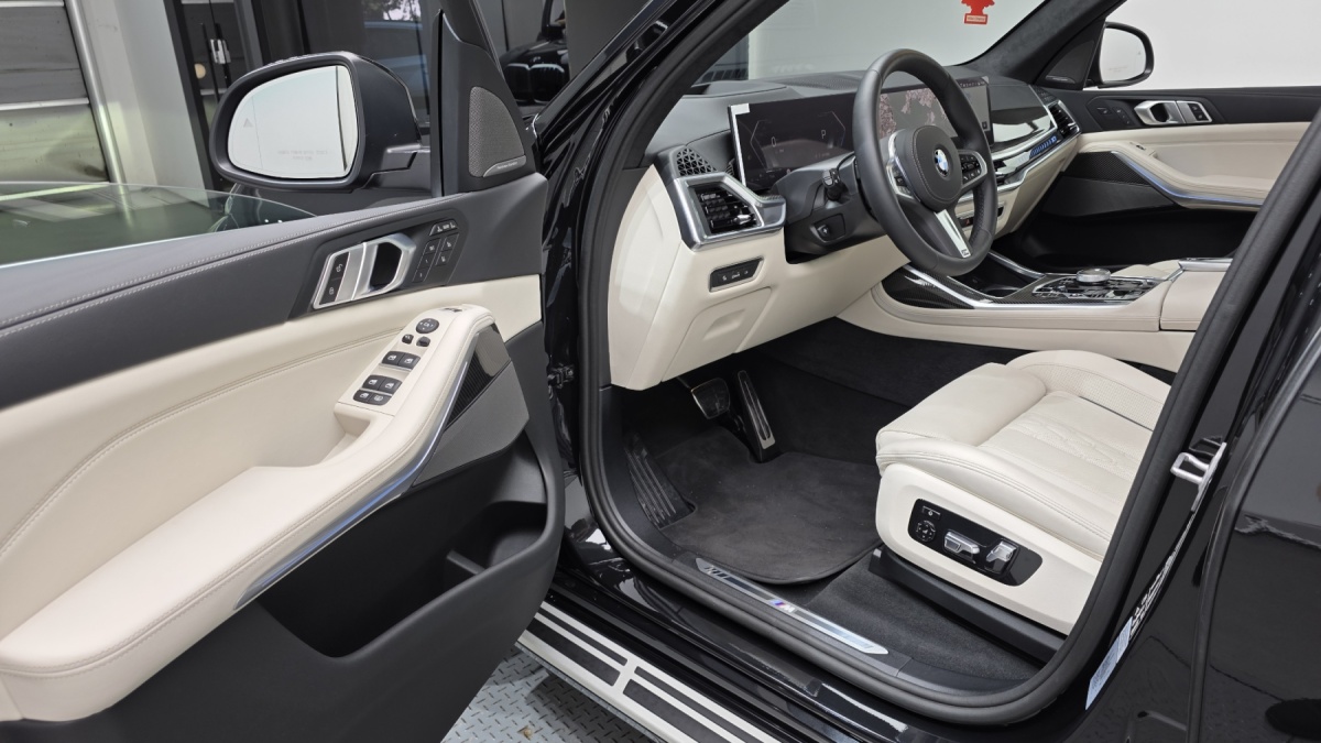BMW X7, 2025 — фото 9 из 12
