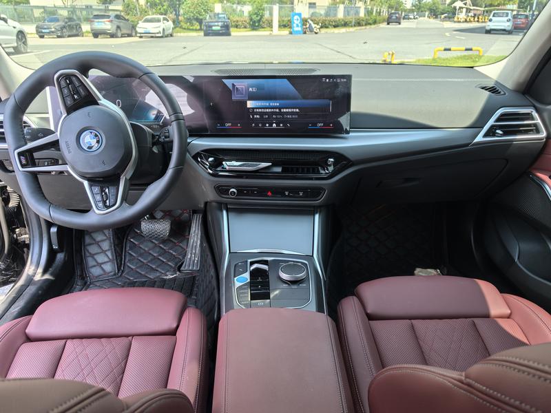 BMW i3, 2024 — фото 7 из 10