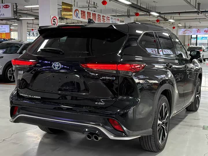 Toyota Crown Kluger, 2022 — фото 6 из 9