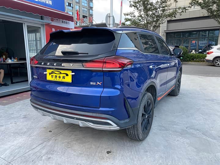 Geely Atlas, 2021 — фото 3 из 9