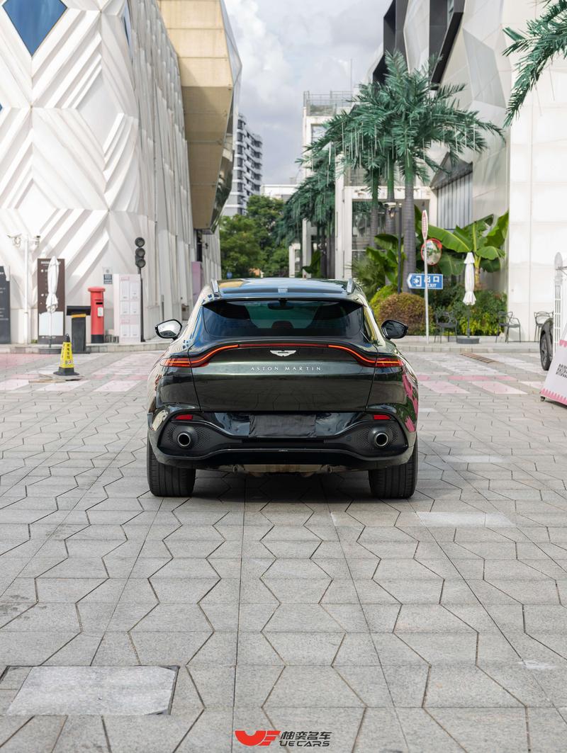 Aston Martin DBX, 2025 — фото 6 из 12