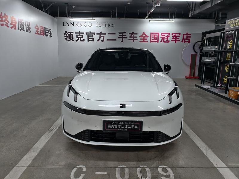 Lynk & Co 07 EM-P Hybrid, 2024 — фото 2 из 12