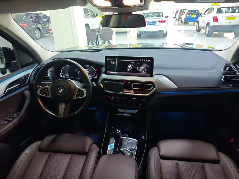 BMW iX3, 2022 — фото 6 из 9