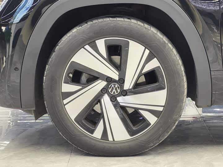 Volkswagen Teramont X, 2023 — фото 4 из 9