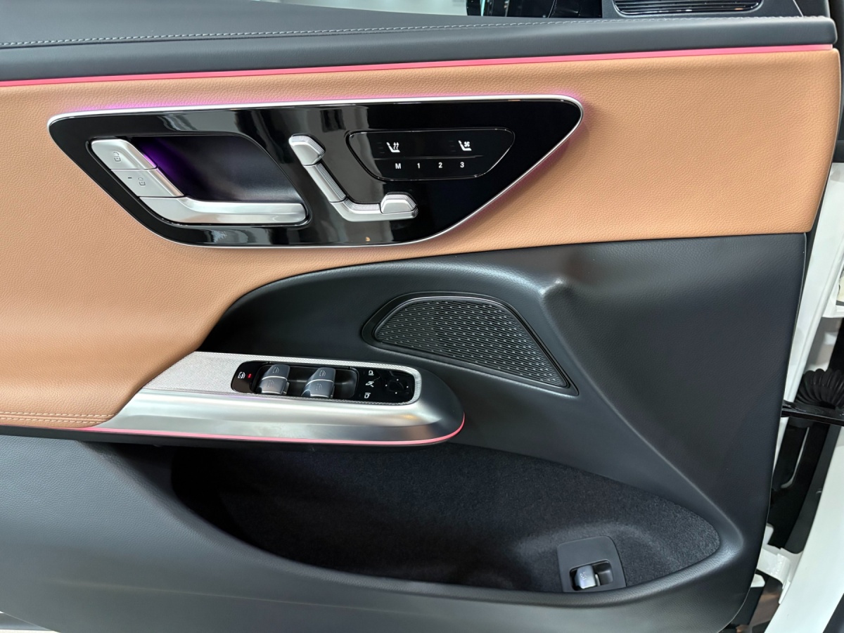 Mercedes-Benz E-Class, 2025 — фото 12 из 12
