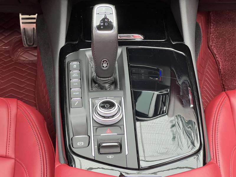 Maserati Levante, 2022 — фото 11 из 12