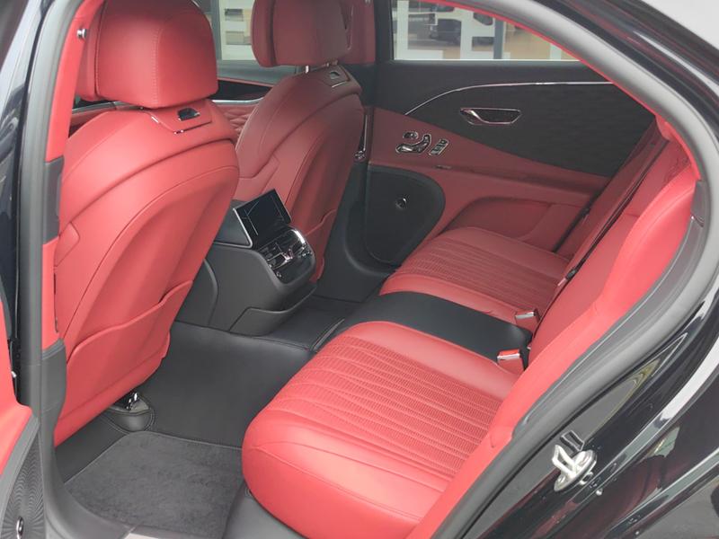 Bentley Flying Spur, 2022 — фото 11 из 12