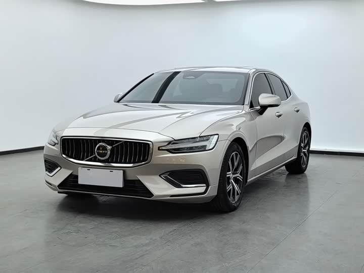 Volvo S60, 2022 — купить в Белгороде под ключ
