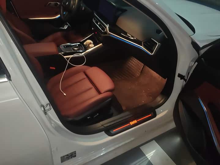 BMW i3, 2024 — фото 8 из 9