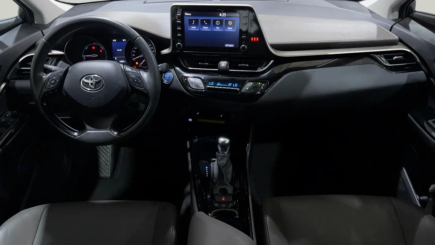 Toyota C-HR, 2023 — фото 7 из 10