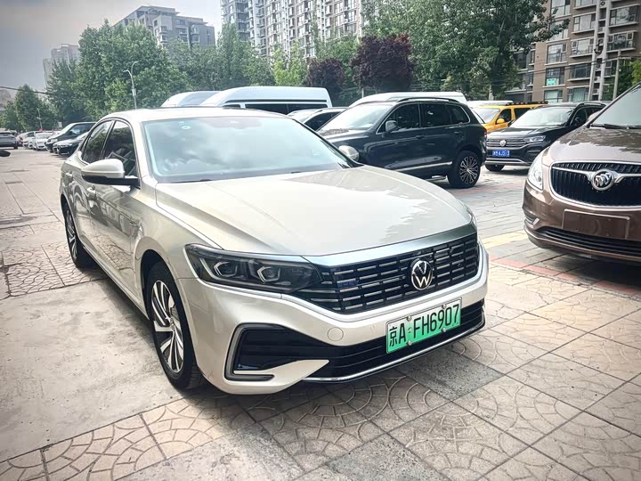 Volkswagen Passat Hybrid, 2022 — фото 3 из 9