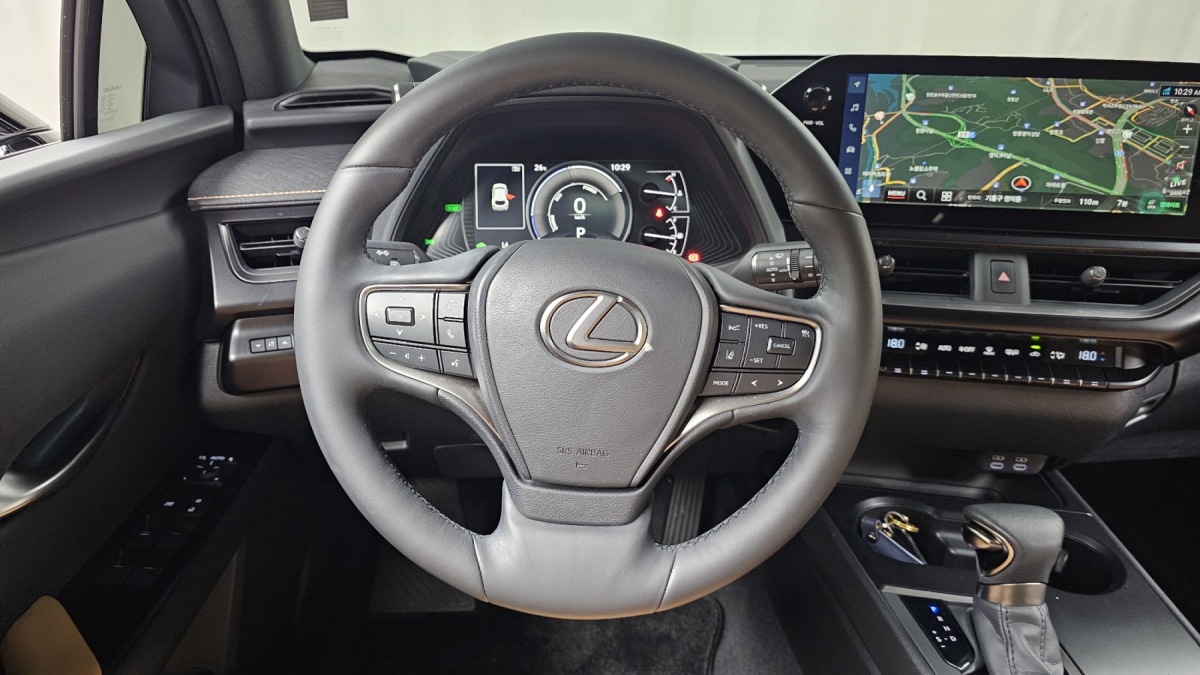 Lexus UX, 2023 — фото 12 из 12