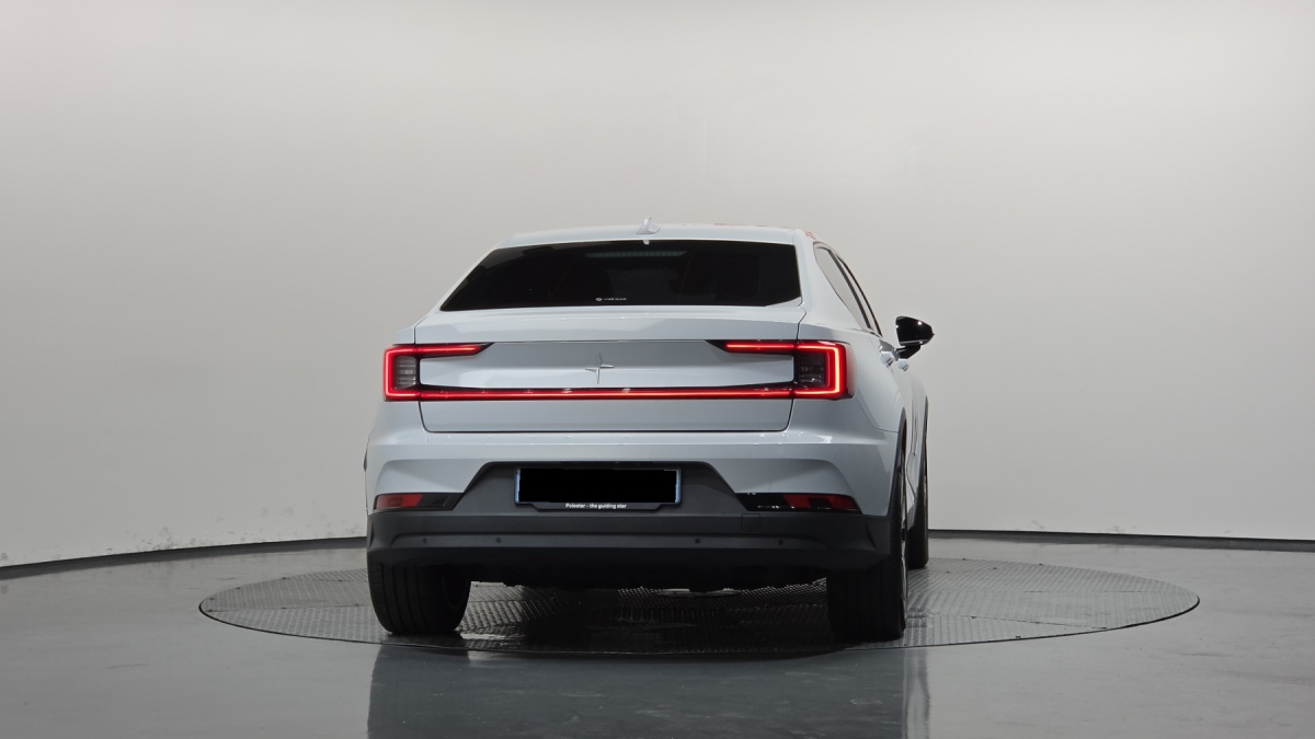 Polestar 2, 2022 — фото 4 из 12