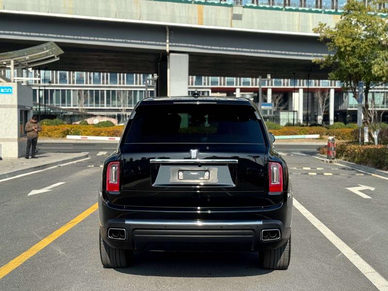 Rolls-Royce Cullinan, 2023 — фото 5 из 9