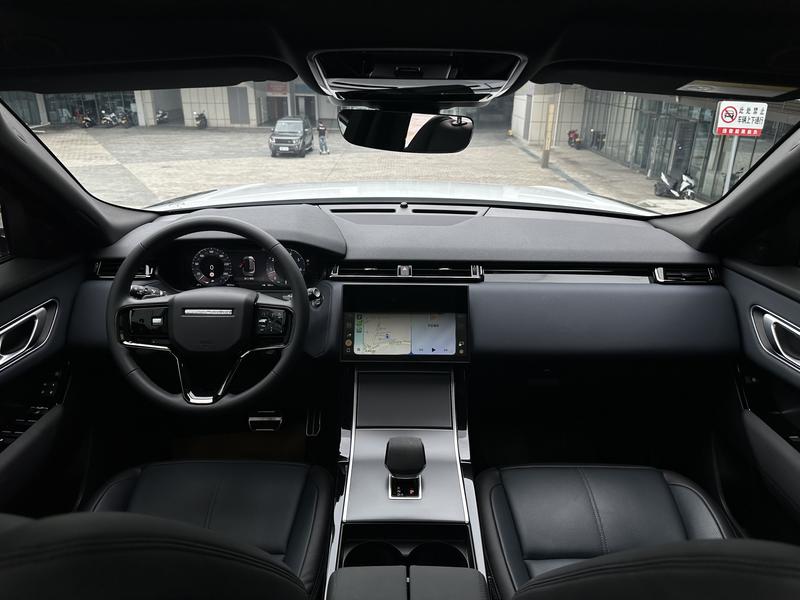 Land Rover Range Rover Velar, 2023 — фото 6 из 12