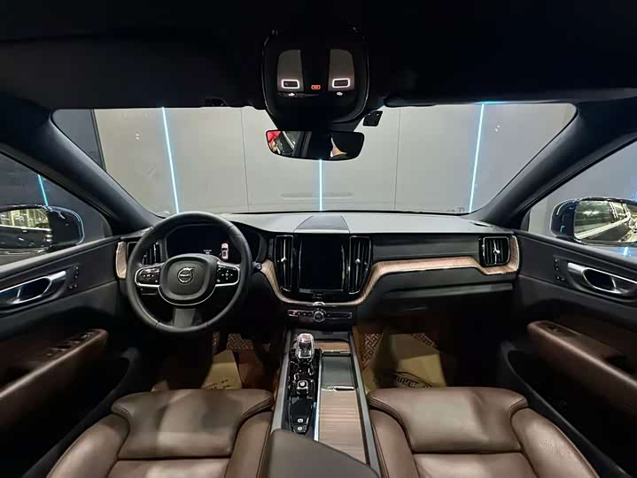 Volvo XC60, 2023 — фото 9 из 9