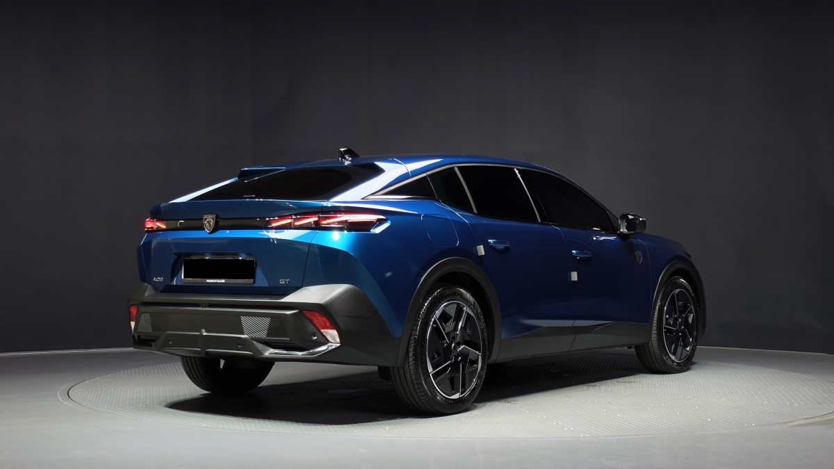 Peugeot 408, 2023 — фото 2 из 12