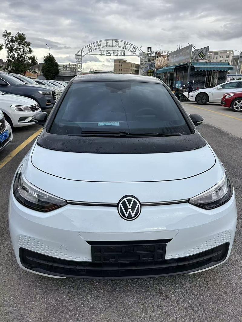 Volkswagen ID.3, 2023 — фото 2 из 8