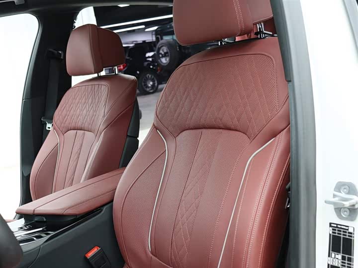 BMW 5 Series Hybrid, 2022 — фото 3 из 9