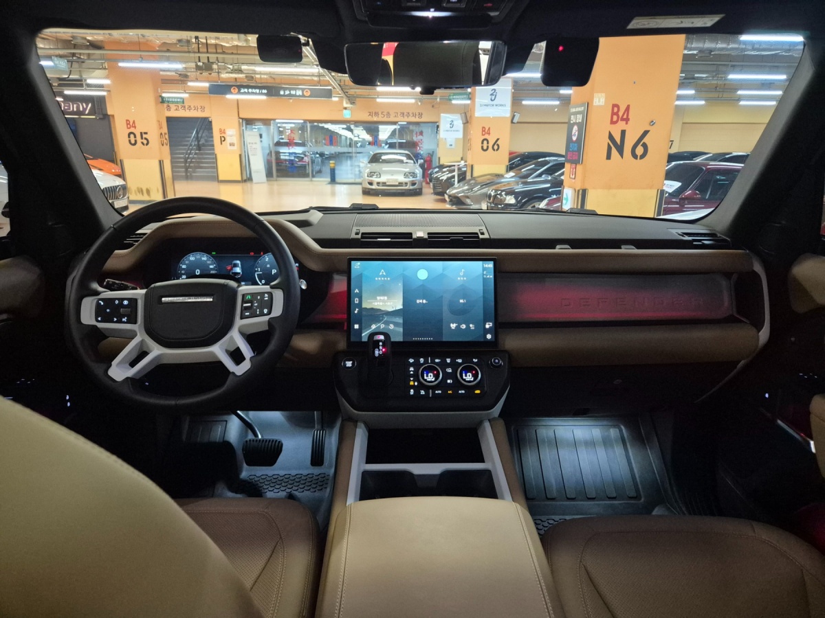Land Rover Defender, 2025 — фото 7 из 12