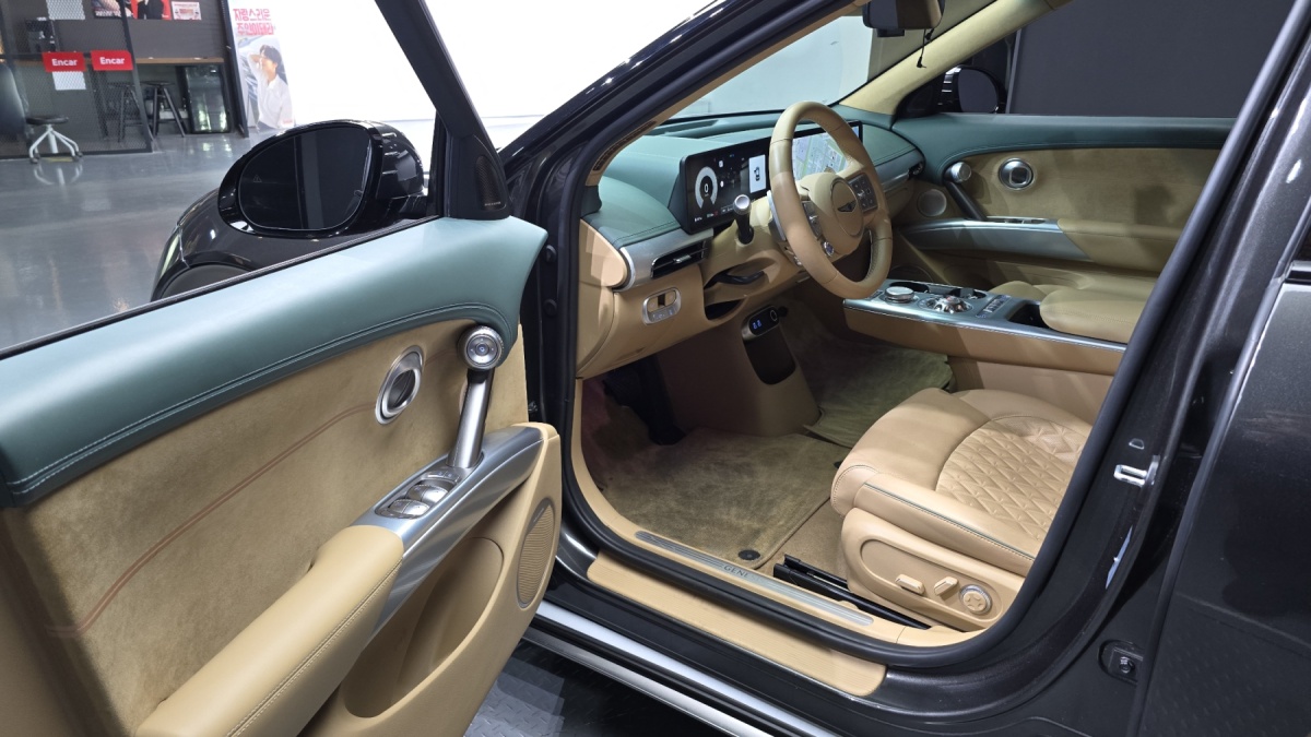 Genesis GV60, 2023 — фото 9 из 12