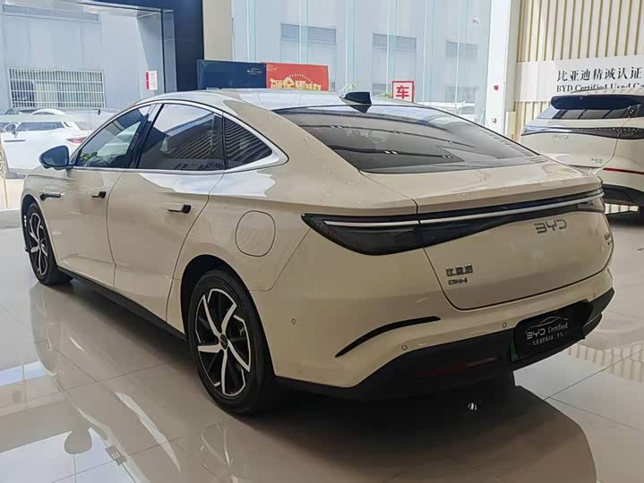 BYD Seal 07 DM-i Hybrid, 2025 — фото 5 из 9