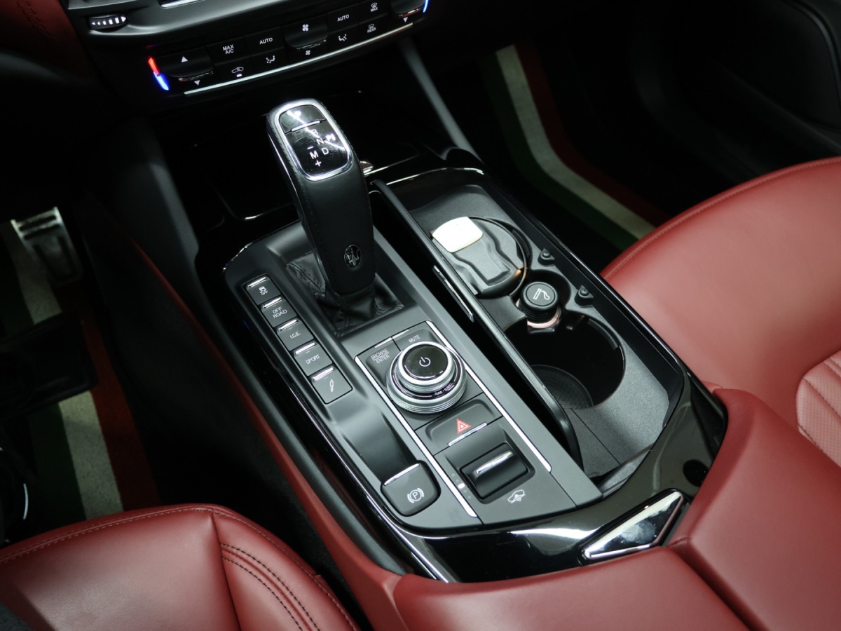 Maserati Levante, 2021 — фото 11 из 12