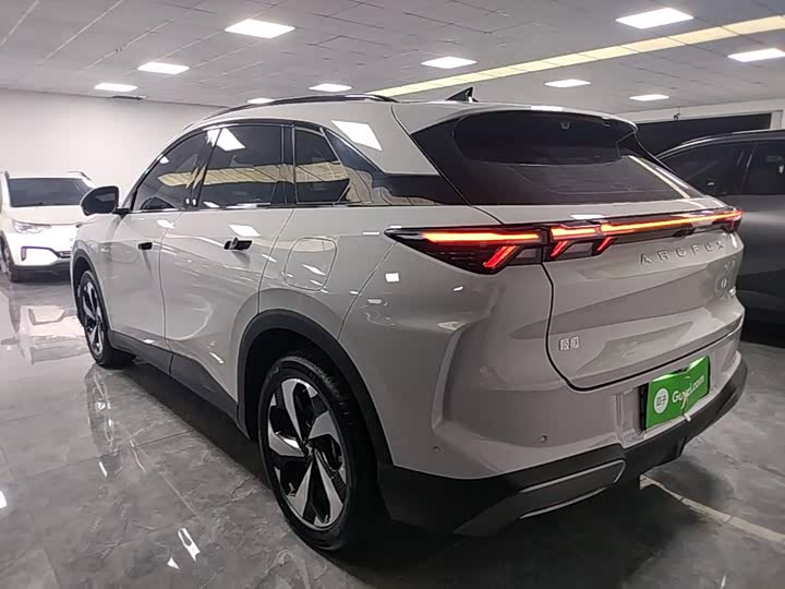 BAIC Arcfox Alpha T5, 2025 — фото 5 из 9