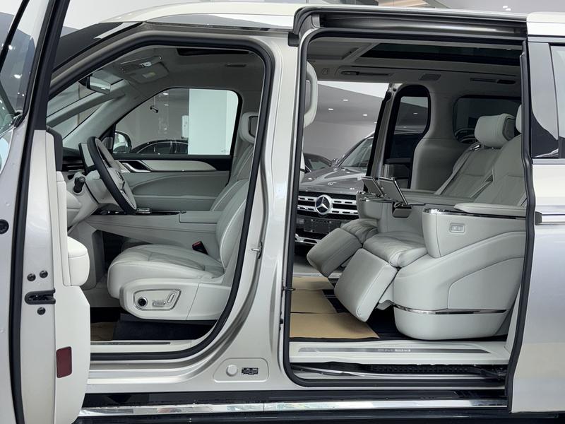 Volvo EM90, 2023 — фото 7 из 12