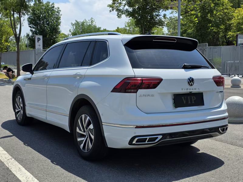 Volkswagen Tiguan L Hybrid, 2024 — фото 4 из 10