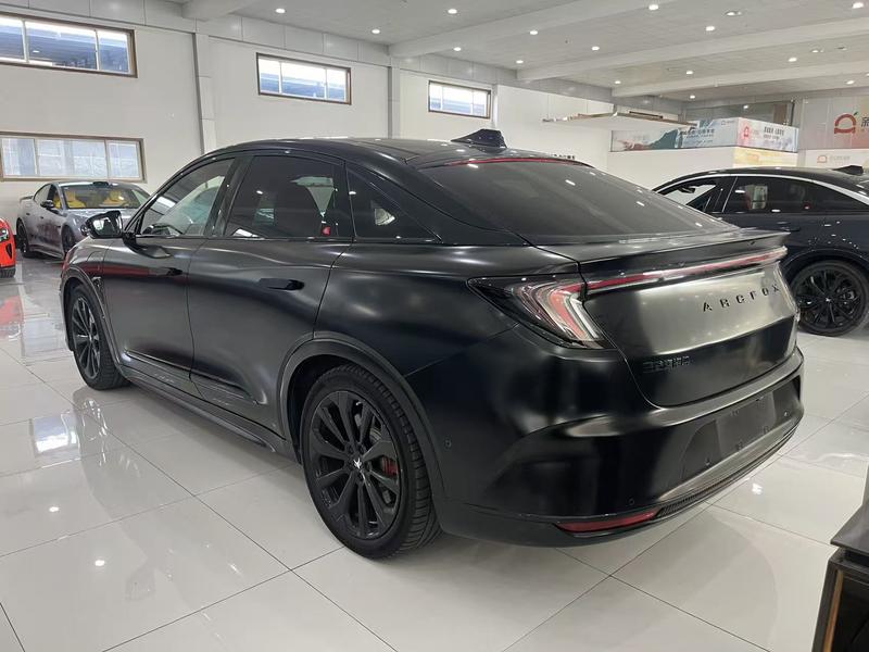 BAIC Arcfox Alpha S, 2023 — фото 3 из 9