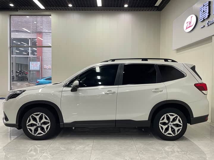 Subaru Forester, 2023 — фото 5 из 9