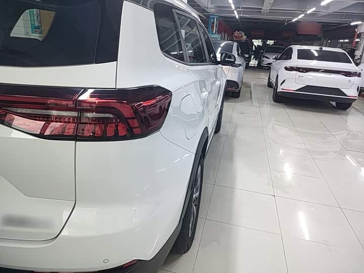 Chery Tiggo 8 Pro Hybrid, 2023 — фото 8 из 9