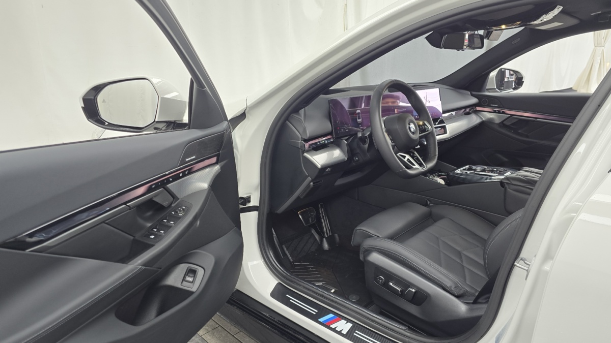 BMW 5 Series, 2024 — фото 9 из 12