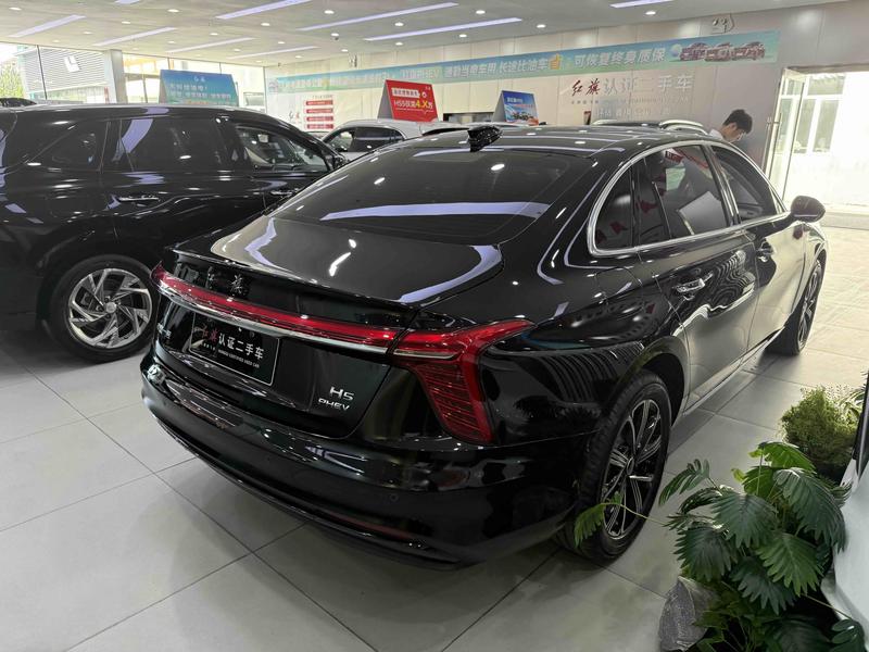 Hongqi H5 Hybrid, 2025 — фото 6 из 11