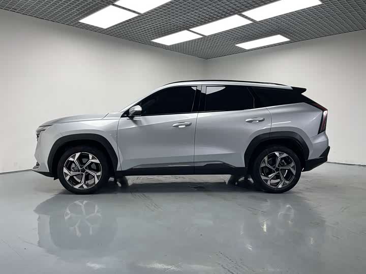 Geely Atlas L, 2023 — фото 4 из 9