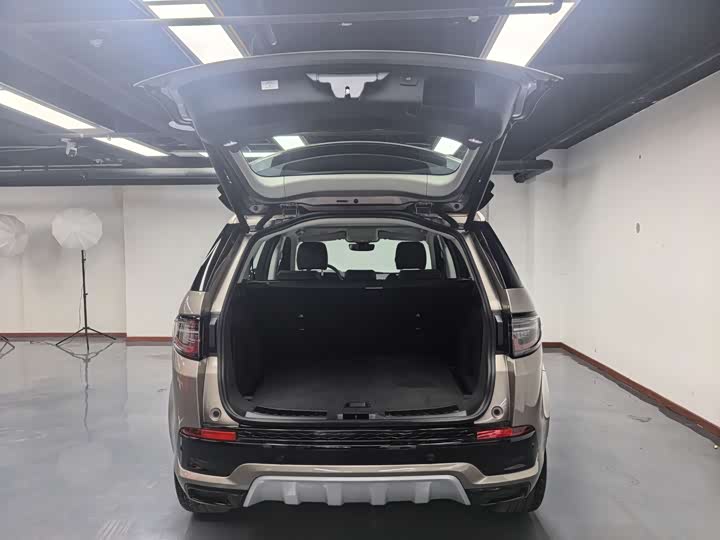Land Rover Discovery Sport Hybrid, 2024 — фото 9 из 9