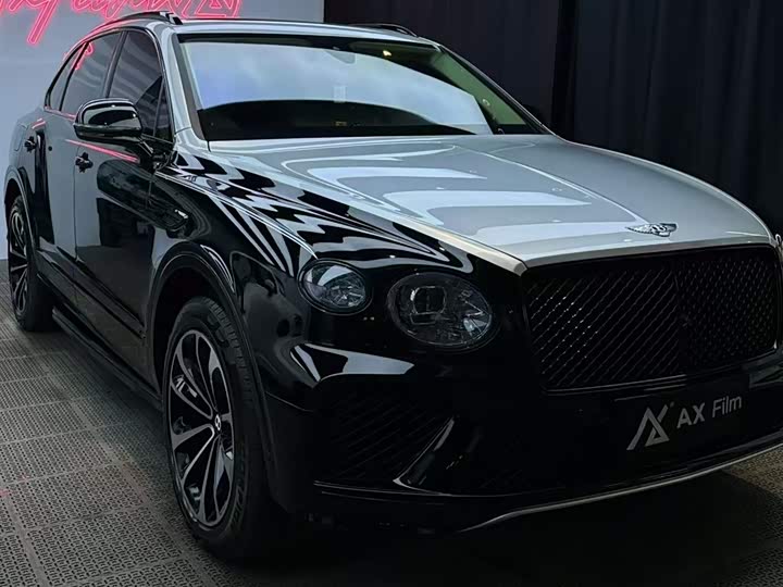Bentley Bentayga, 2023 — фото 2 из 9