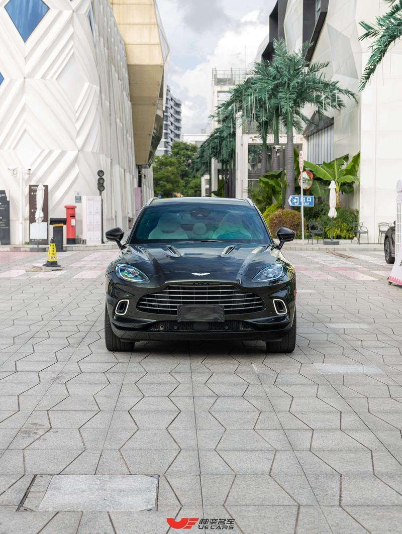 Aston Martin DBX, 2025 — фото 2 из 12