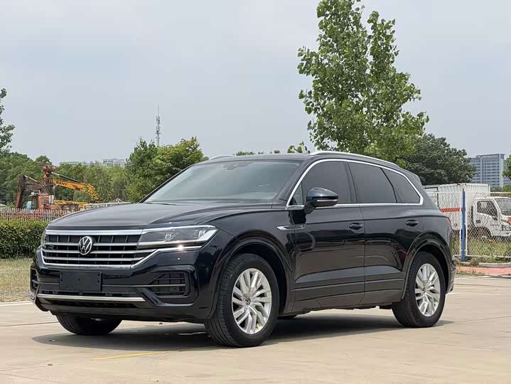Volkswagen Touareg, 2022 — купить в Твери под ключ