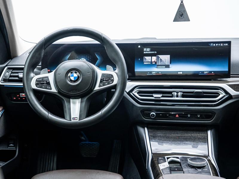BMW 3 Series, 2023 — фото 10 из 12